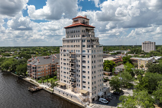 The Avenues in Jacksonville, FL - Building Photo - Building Photo