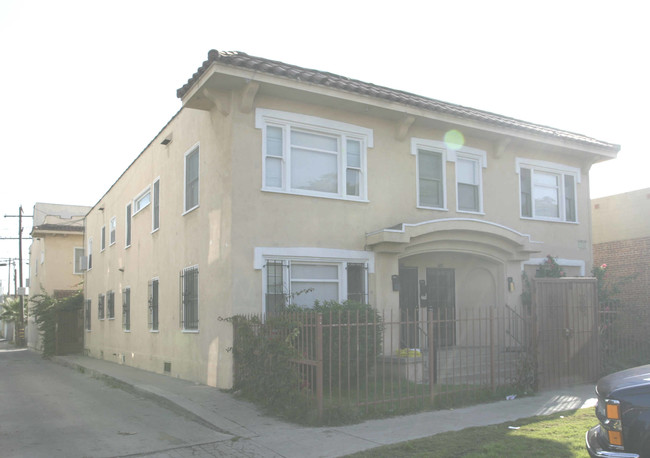 716-724 Olive Ave in Long Beach, CA - Building Photo - Building Photo