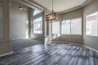 3045 Sunrise Heights Dr in Henderson, NV - Building Photo - Building Photo