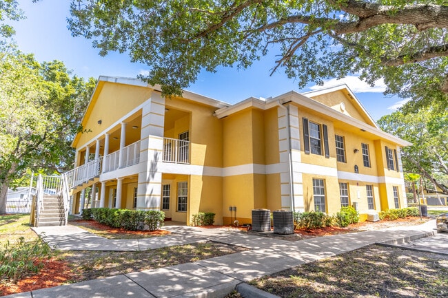 Live Oak Villas in Fort Pierce, FL - Foto de edificio - Building Photo