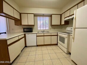 13643 N Hamilton Dr in Fountain Hills, AZ - Foto de edificio - Building Photo