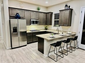 8060 S Desert Indigo Dr in Tucson, AZ - Building Photo - Building Photo