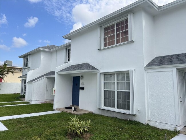 19372 SW 103rd Ct in Cutler Bay, FL - Building Photo - Building Photo