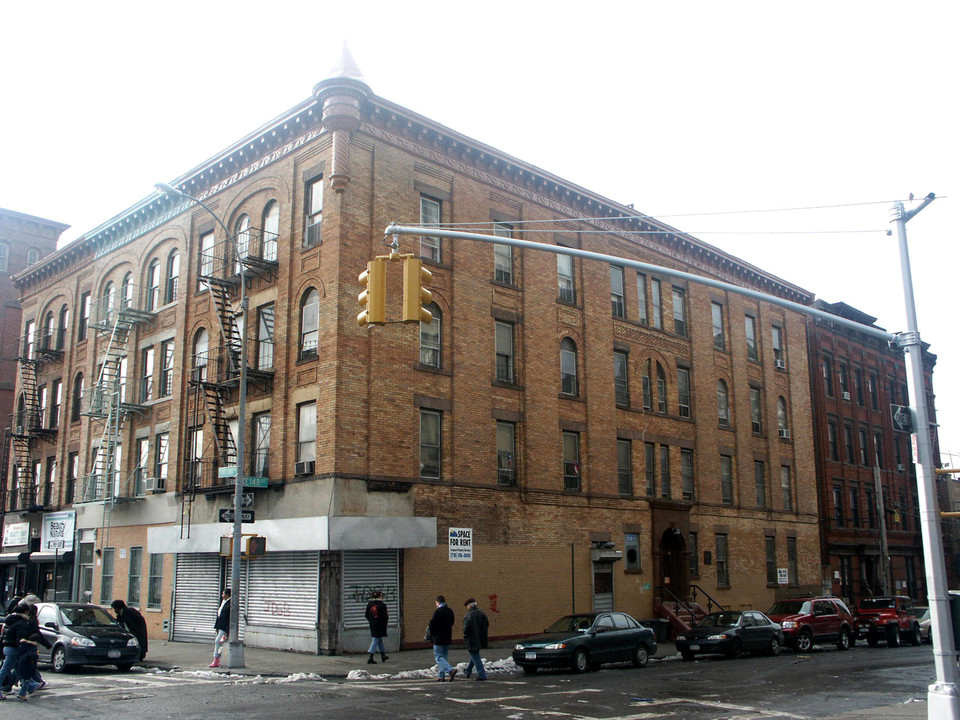 344 E 148th St in Bronx, NY - Building Photo