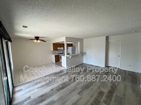 32455 Cielo Vista Rd in Cathedral City, CA - Building Photo
