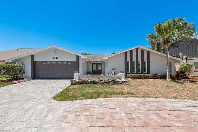 4246 Marine Pkwy in New Port Richey, FL - Building Photo - Building Photo