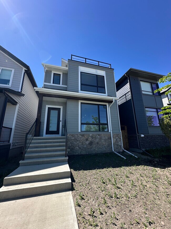 15105-15137 37 St SW in Calgary, AB - Building Photo - Building Photo