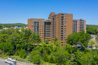 Riverside Towers in Medford, MA - Building Photo - Building Photo