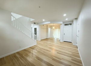 8136 Constantine Dr in Huntington Beach, CA - Building Photo - Building Photo