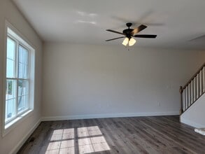 107 Magnolia Dr in Middletown, PA - Building Photo - Building Photo