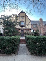 33-30 70th St in Queens, NY - Building Photo