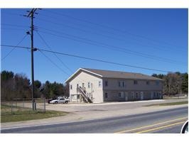 3345 Whitehall Rd in Muskegon, MI - Foto de edificio - Building Photo