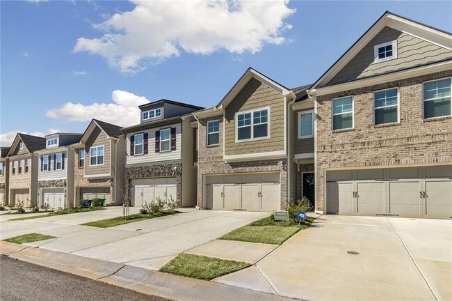 2176 Flying Spur Dr in Lithonia, GA - Building Photo - Building Photo