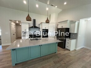 4480 N Bristol Dr in Idaho Falls, ID - Building Photo - Building Photo