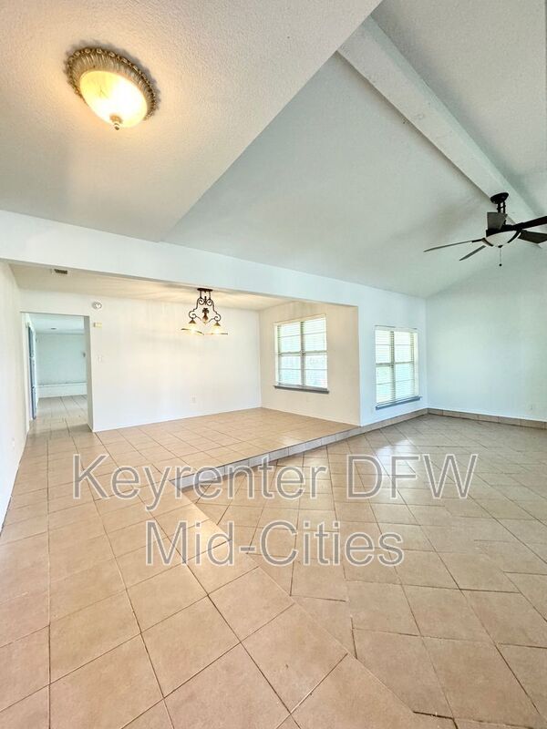 2024 Robinson St in Irving, TX - Building Photo - Building Photo