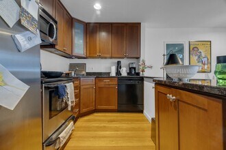 153-155-155 W Sixth St in Boston, MA - Building Photo - Building Photo