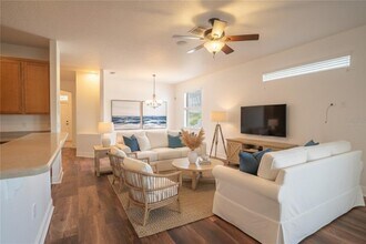 1886 Van Gogh Dr in Auburndale, FL - Building Photo - Building Photo