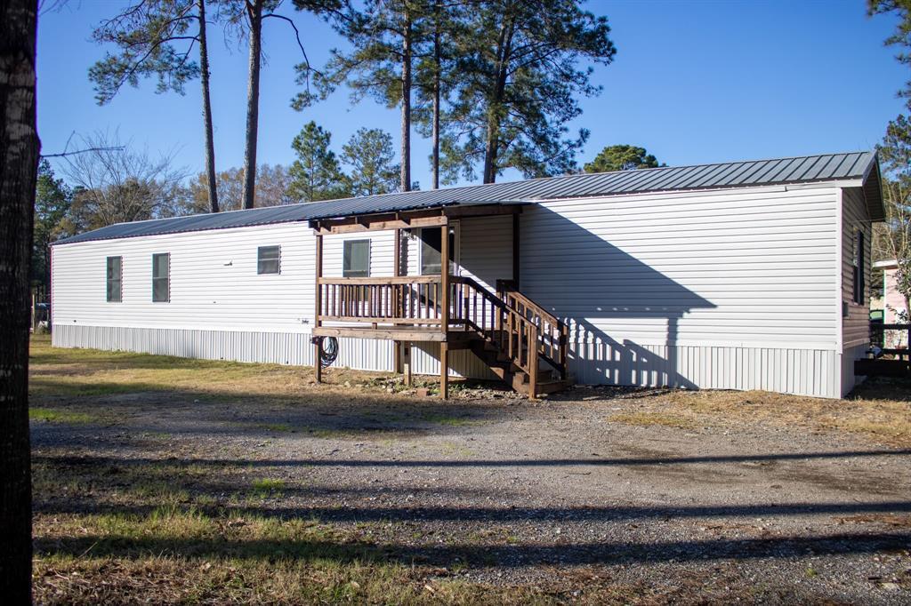 214 County Rd 3313 in Cleveland, TX - Building Photo