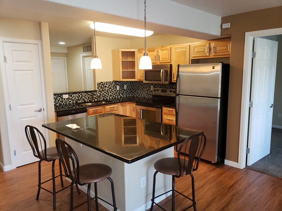 5201 S Fox St, Unit Fox 202 in Littleton, CO - Foto de edificio