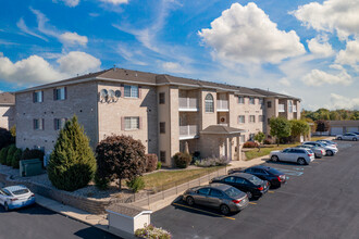 Brookstone Condominiums in Merrillville, IN - Building Photo - Building Photo