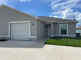 4414 SW 8th Ct in Cape Coral, FL - Building Photo