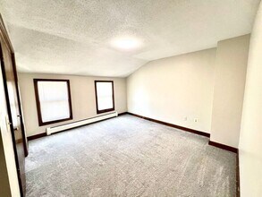 892 St James Ave in Springfield, MA - Building Photo - Building Photo
