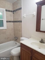 13350 Kerrydale Rd in Woodbridge, VA - Building Photo