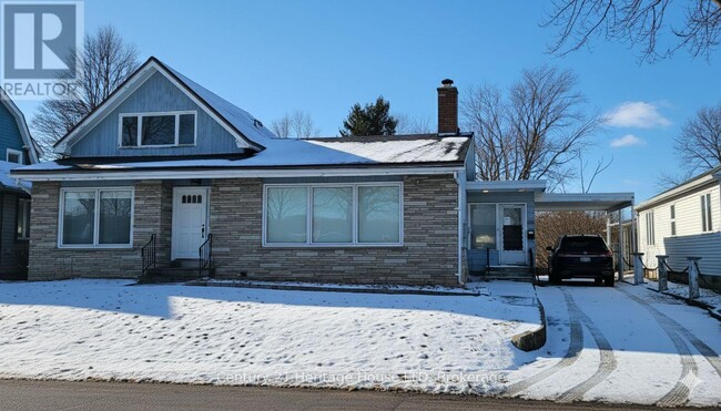 property at 500 Lakeshore Rd