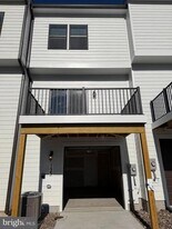 723 Courier Ln in Frederick, MD - Building Photo