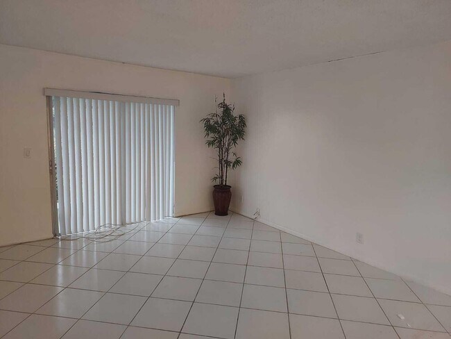 4117 NW 88th Ave, Unit 107 in Coral Springs, FL - Building Photo - Building Photo