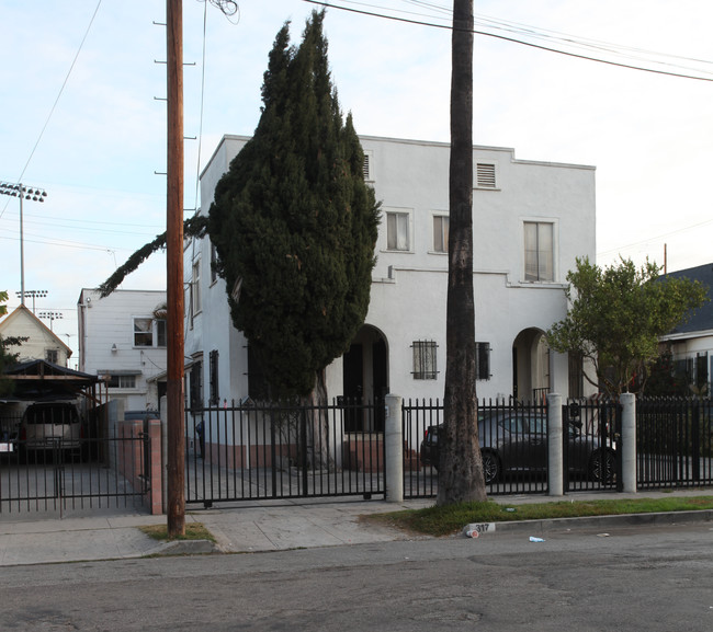 317-319 E 24th St in Los Angeles, CA - Building Photo - Building Photo