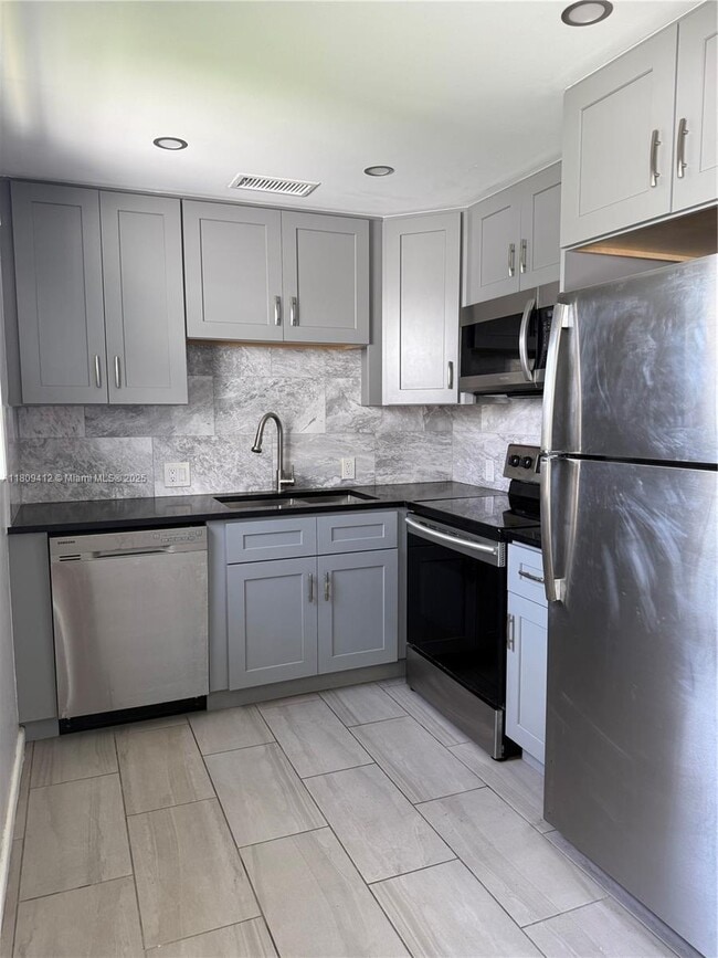 165 Fanshaw Way in Boca Raton, FL - Building Photo - Building Photo