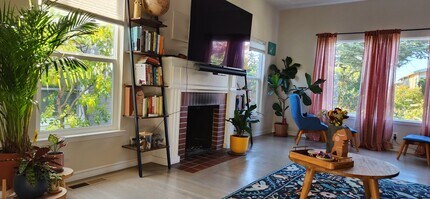 4532 Reinhardt Dr in Oakland, CA - Building Photo - Building Photo