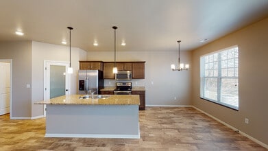 407 26th Ave W in West Fargo, ND - Building Photo - Building Photo
