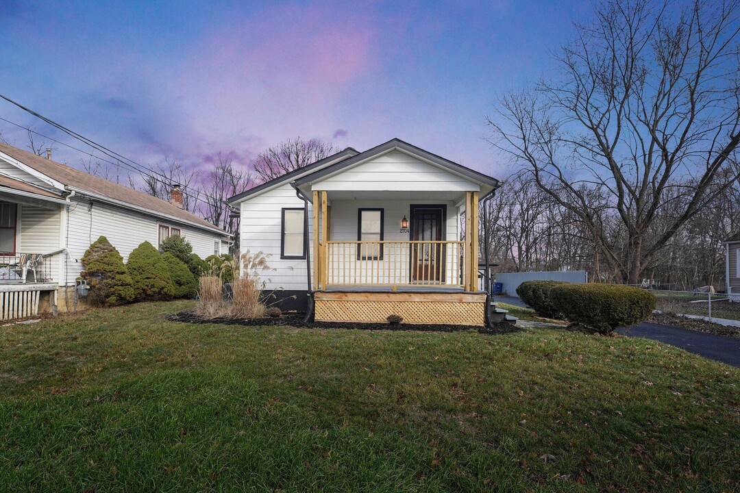 2704 Kilbourne Ave in Columbus, OH - Foto de edificio
