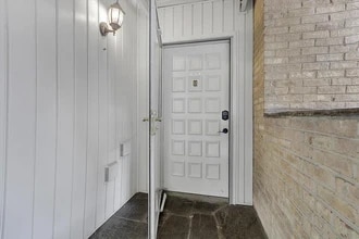 5260 Crossbow Cir, Unit 11B in Cave Spring, VA - Foto de edificio - Building Photo