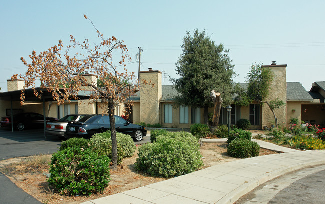 2955 E Peralta Way in Fresno, CA - Building Photo - Building Photo