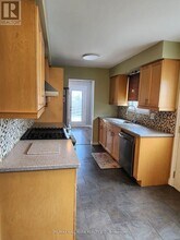 587 Bon Echo Dr in Oshawa, ON - Building Photo - Building Photo