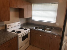 13315 Alexandria Dr in Opa Locka, FL - Building Photo