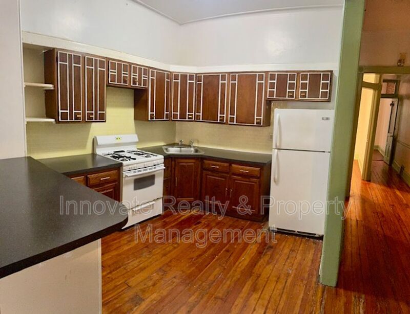 4416 Locust Ave in Philadelphia, PA - Building Photo