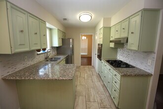 8207 Sharpcrest St in Houston, TX - Building Photo - Building Photo