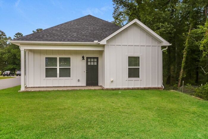 16220 Lamarche Dr in Little Rock, AR - Building Photo