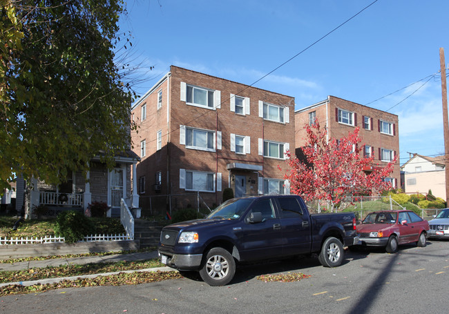 328 62nd Ave NE in Washington, DC - Foto de edificio - Building Photo