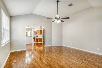 7106 Blanco Pines Dr in Humble, TX - Foto de edificio - Building Photo