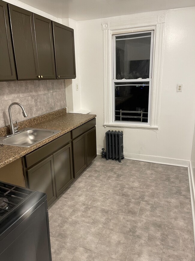 42 McAdoo Ave, Unit 2, Unit 2