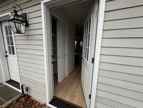 154 Granite St, Unit Unit 2 in Rockport, MA - Building Photo - Building Photo