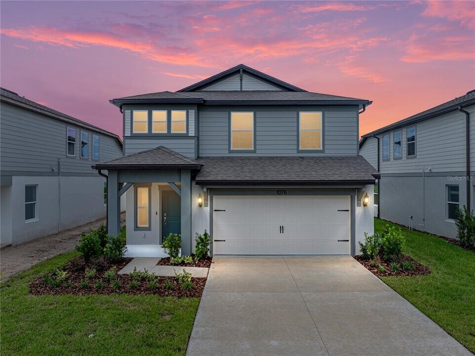 1076 Kistna Dr in Zephyrhills, FL - Building Photo