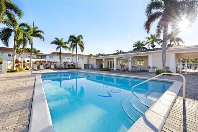 property at 578 Broad Ave S