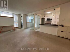 1055 Bay St. in Toronto, ON - Building Photo