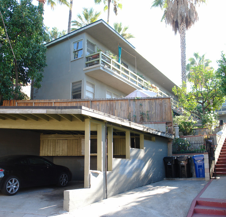 804 Maltman Ave in Los Angeles, CA - Building Photo